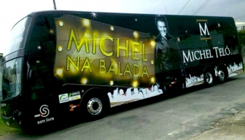 Onibus de Famosos